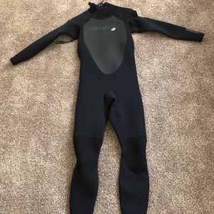 Men’s Medium 3/2mm Wetsuit